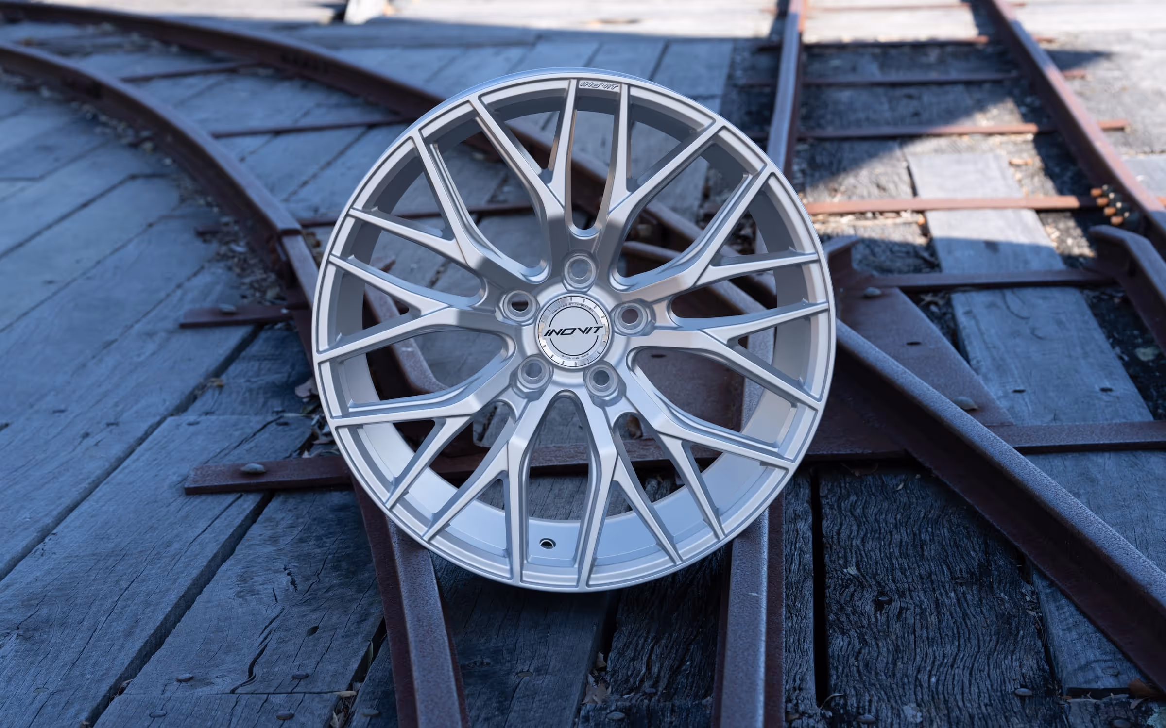 BLITZ — Silver Satin Lacquer